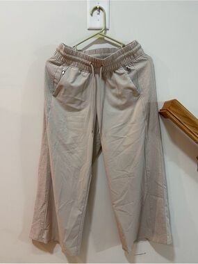 Athleta Beige Straight-Leg Pants with Side Panels